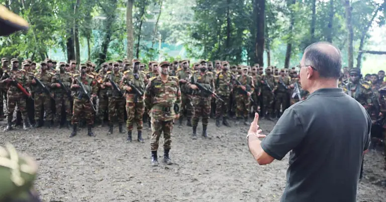 সেনা সদস্যদের উদ্দেশ্যে বক্তব্য রাখছেন প্রধানমন্ত্রী